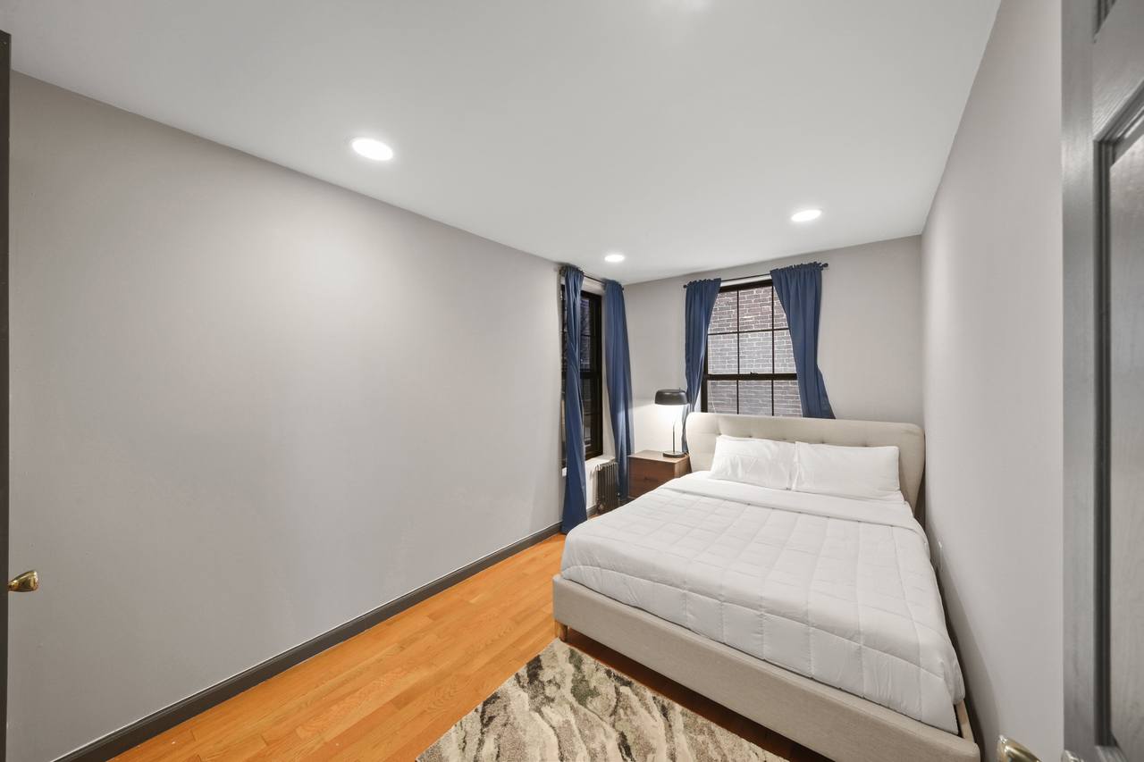 #716: East Village - Queen Bedroom C - 1