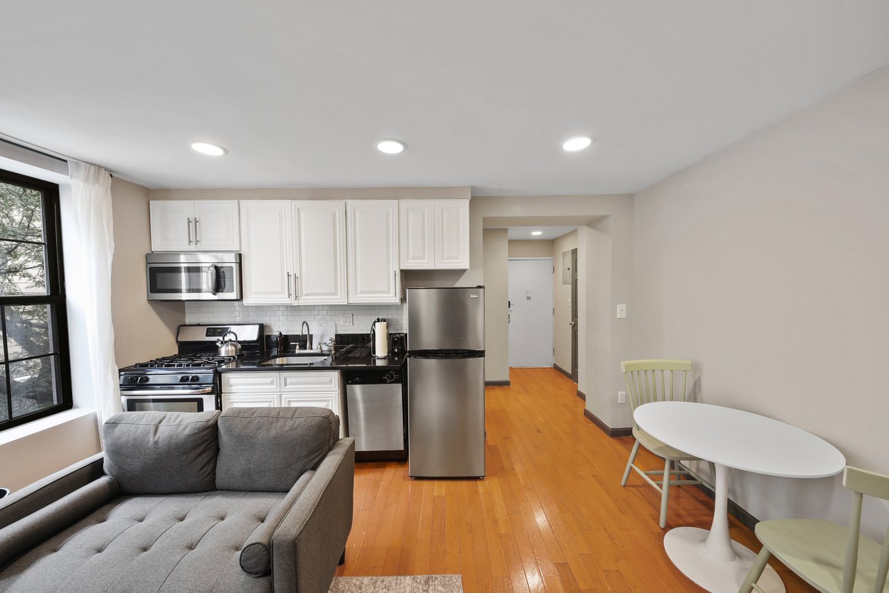 #716: East Village - Queen Bedroom C - 8