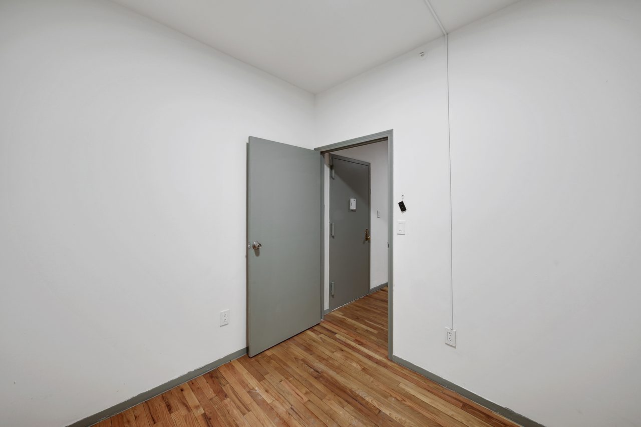 #897: Columbus Circle - 1 Bedroom (Full) - 2