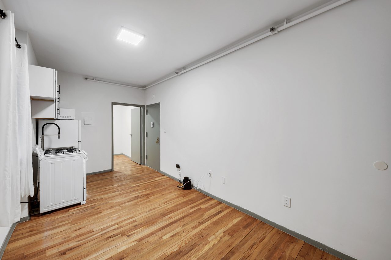 #897: Columbus Circle - 1 Bedroom (Full) - 10