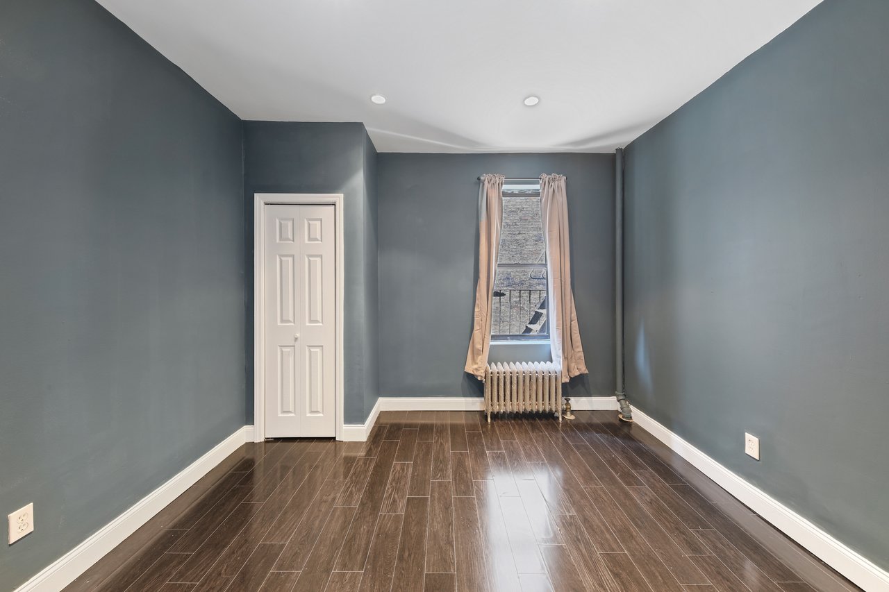 #698: East Harlem - Queen Bedroom A - 9