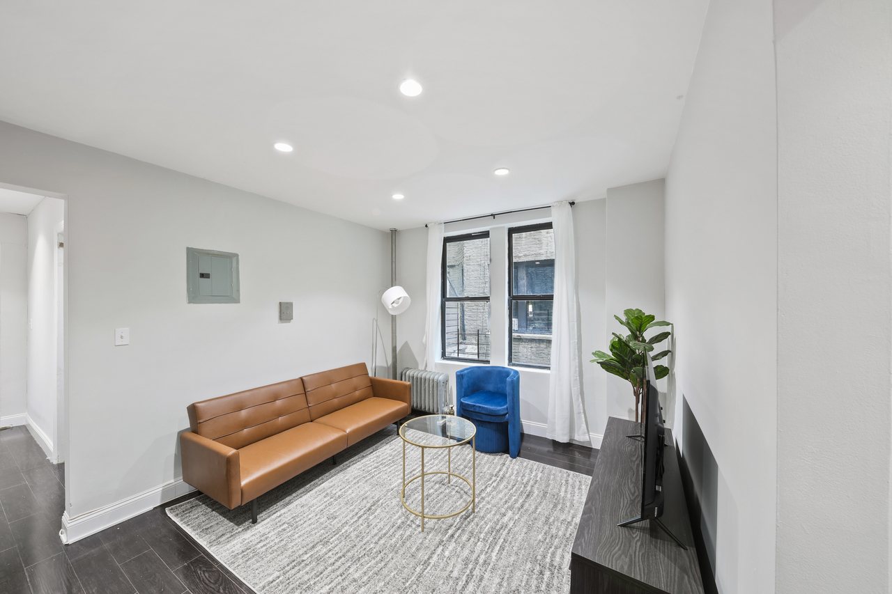 #698: East Harlem - Queen Bedroom A - 8