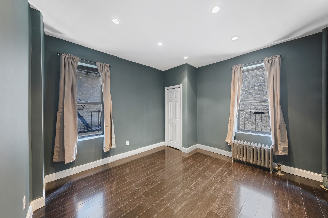 #698: East Harlem - Queen Bedroom A - 1