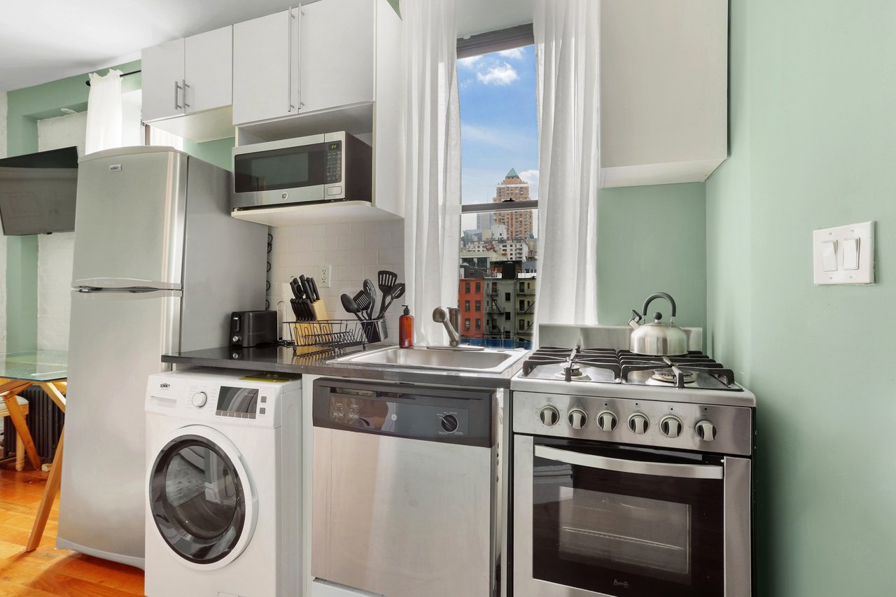 #736: Columbus Circle - Full Bedroom A - #736: Columbus Circle - Gallery - 6