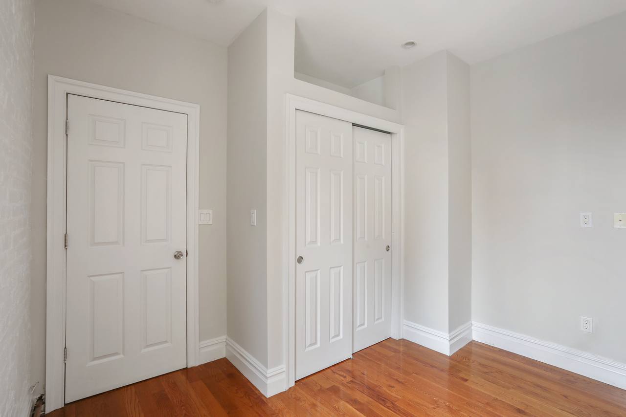 #736: Columbus Circle - Full Bedroom A - #736: Columbus Circle - Gallery - 11