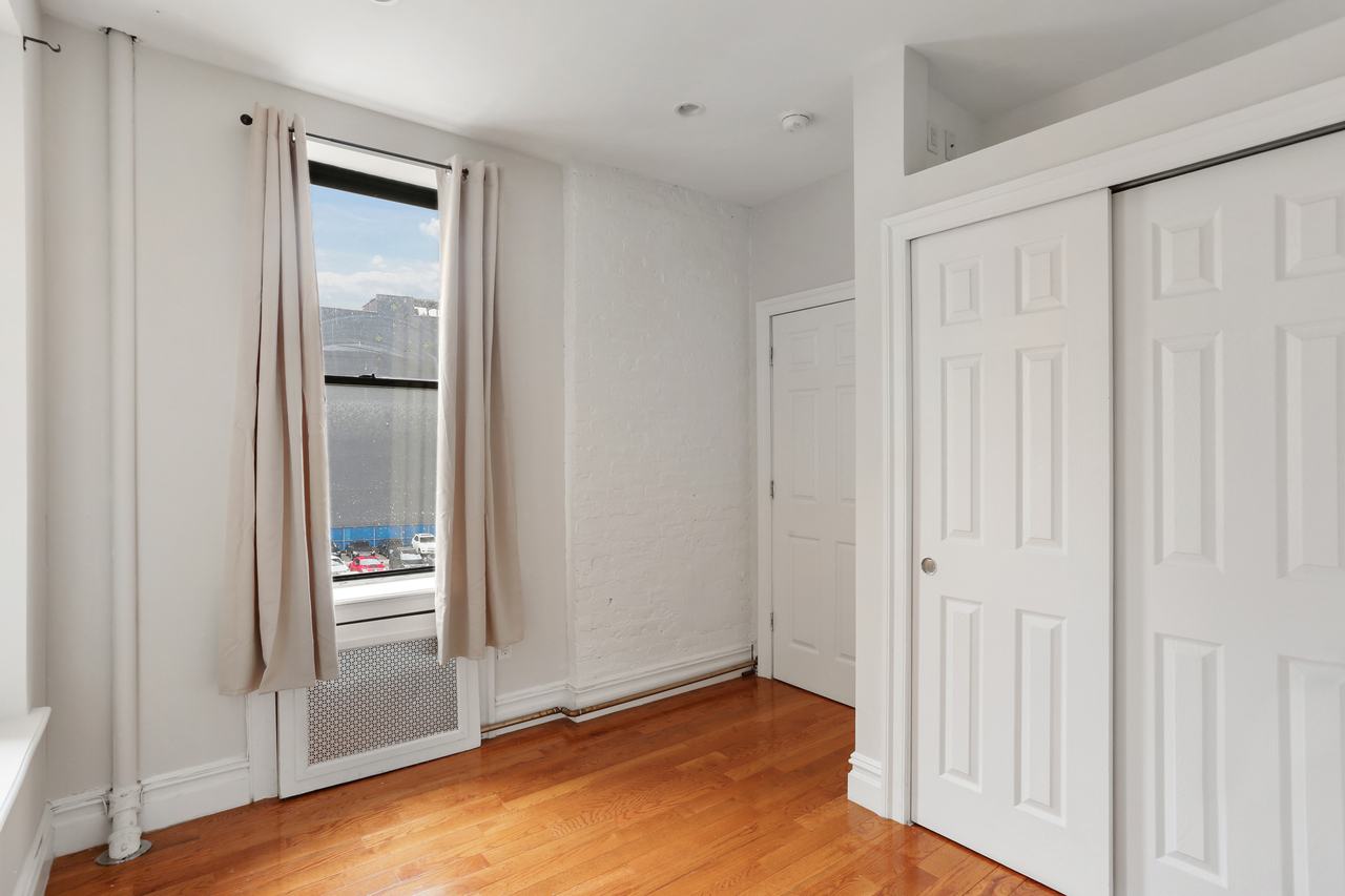 #736: Columbus Circle - Full Bedroom A - 12