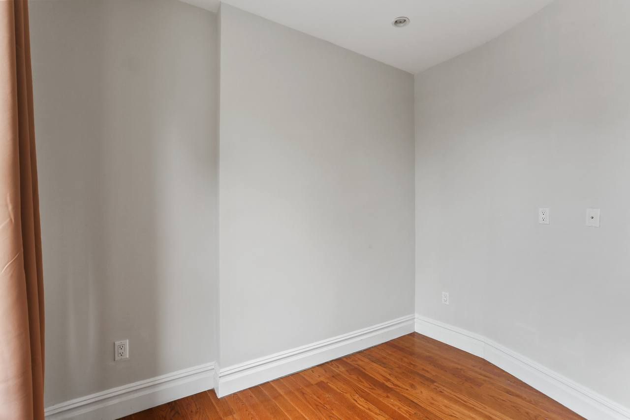 #736: Columbus Circle - Full Bedroom B - #736: Columbus Circle - Gallery - 11