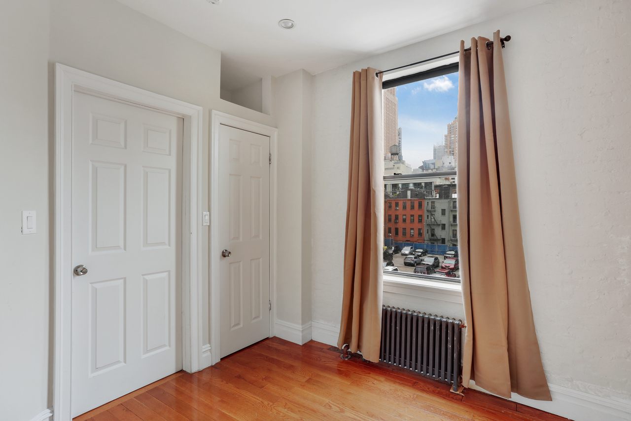 #736: Columbus Circle - Full Bedroom B - 12