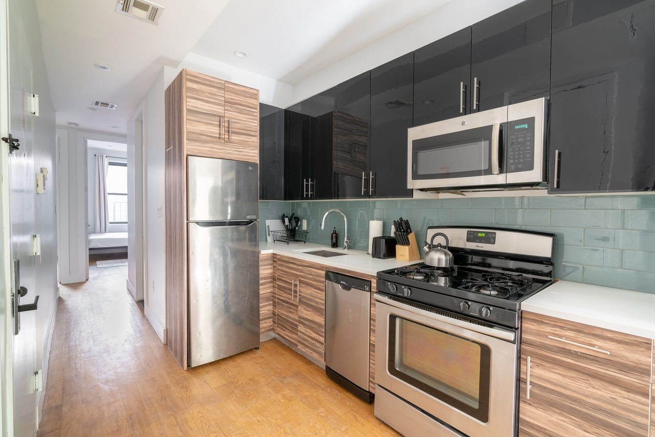 #1089: Central Harlem - Full Bedroom C - 8