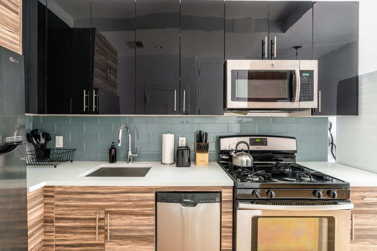 #1089: Central Harlem - Full Bedroom C - 10
