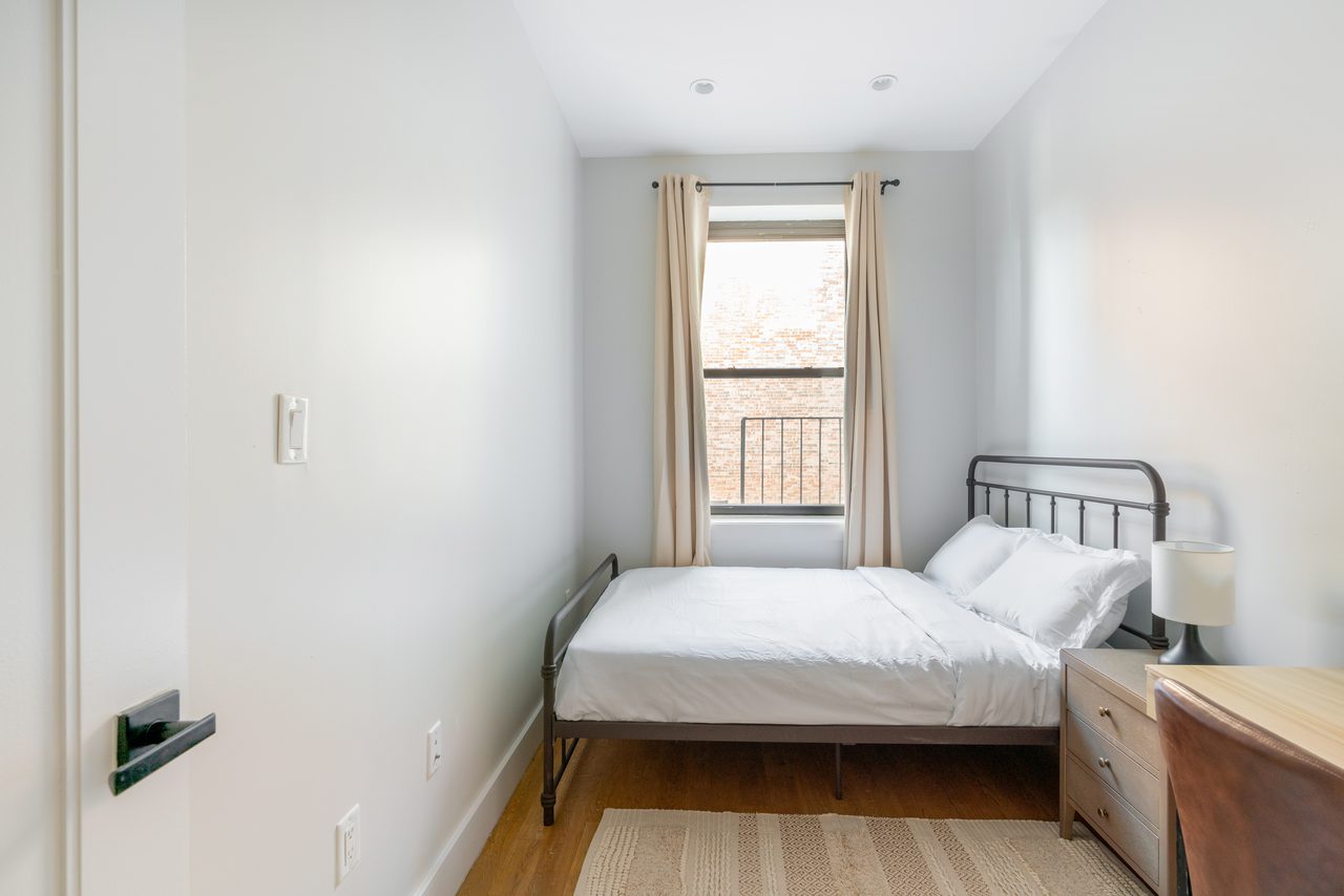 #1089: Central Harlem - Full Bedroom C - 1