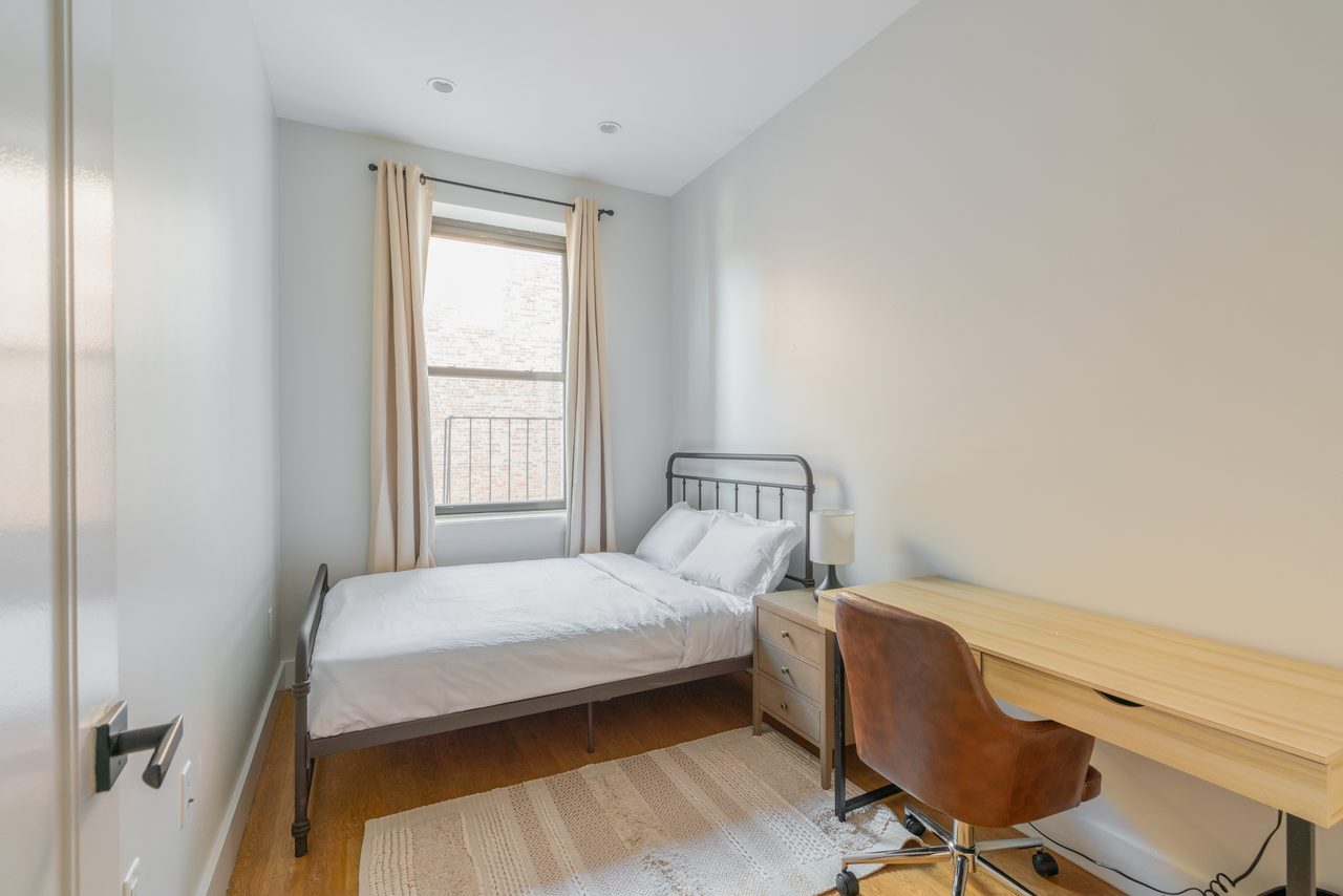 #1089: Central Harlem - Full Bedroom C - 7