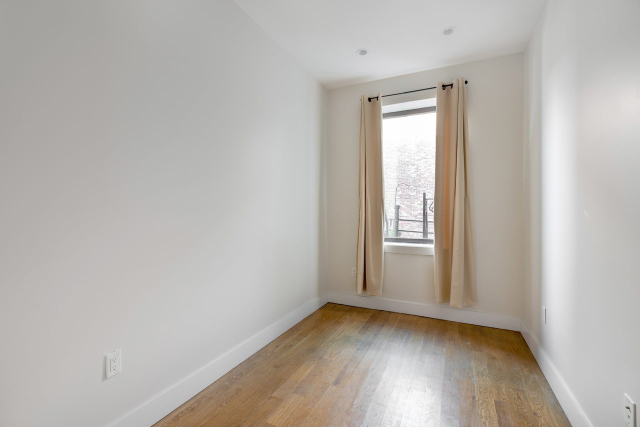 #1089: Central Harlem - Full Bedroom B - 15