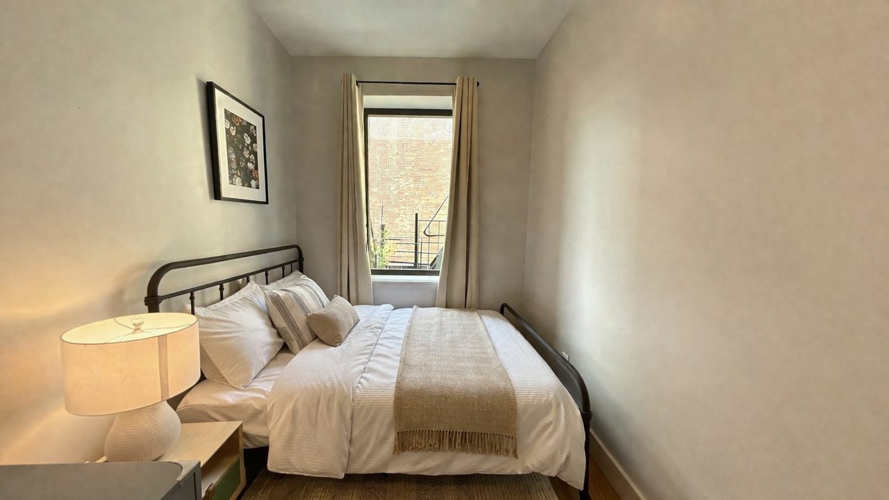 #1089: Central Harlem - Full Bedroom B - 19