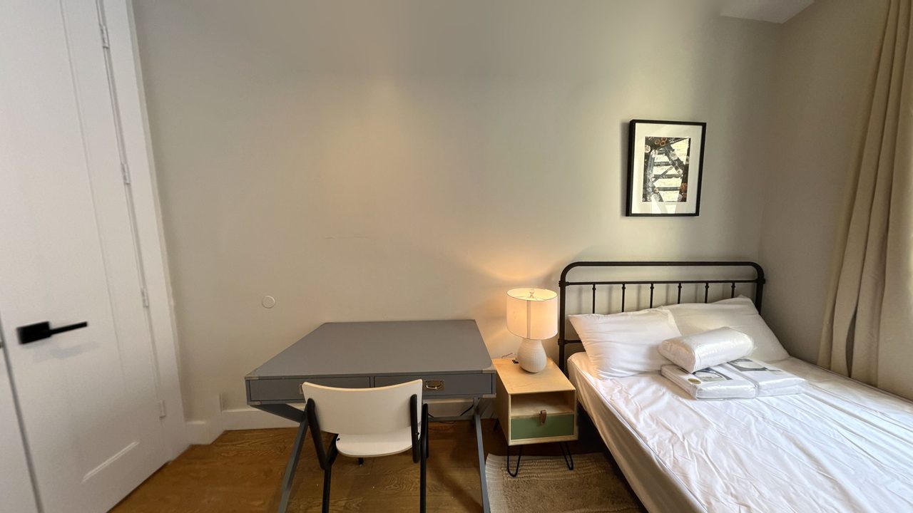 #1089: Central Harlem - Full Bedroom B - 3
