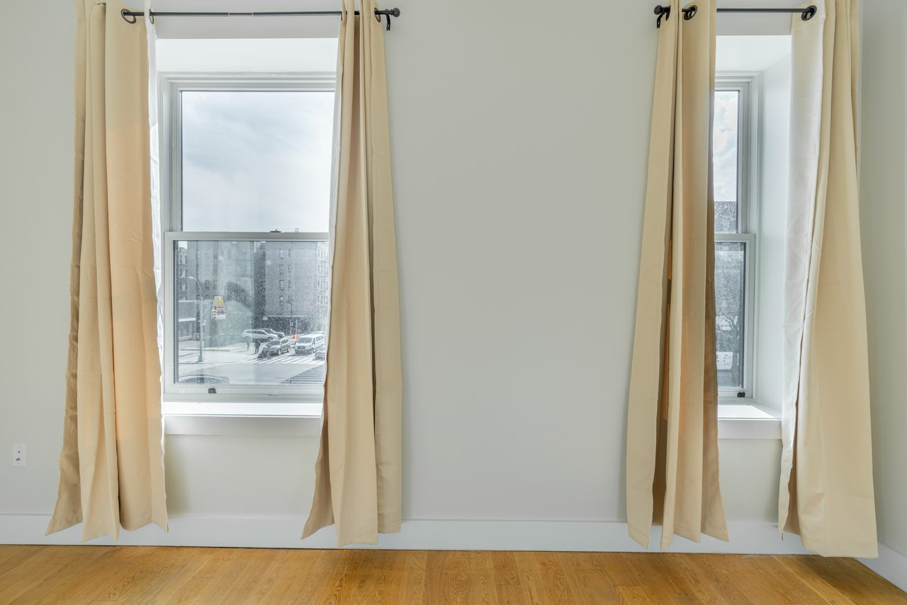 #1089: Central Harlem - Full Bedroom A - 12