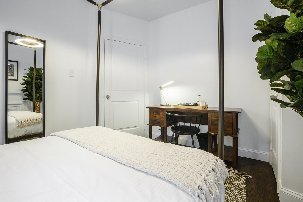 #168: Prospect Heights - Queen Bedroom 2C - 9
