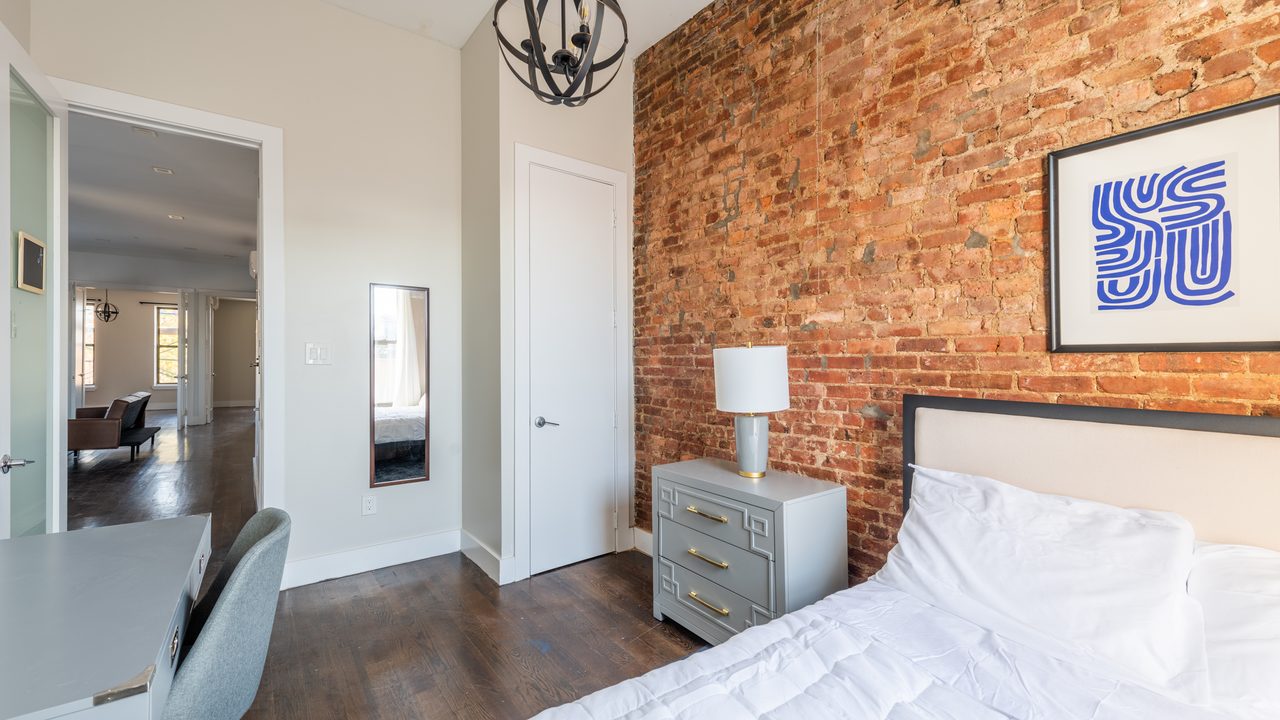 #1626: Bushwick - Full Bedroom A - 4