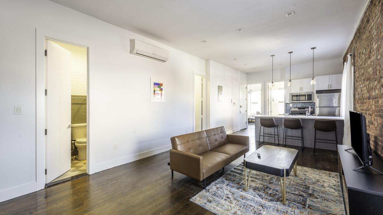 #1626: Bushwick - Full Bedroom A - 9