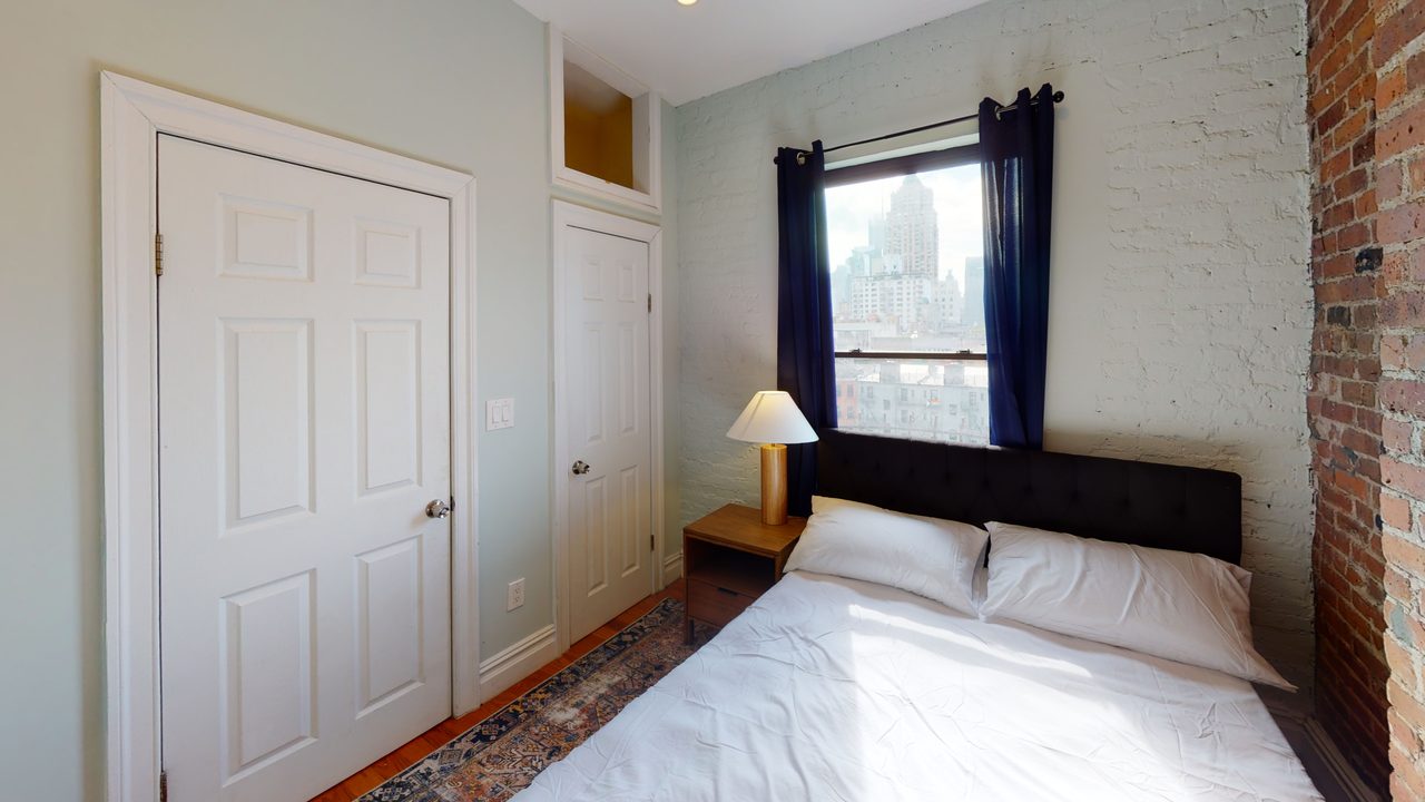 #498: Columbus Circle - Full Bedroom A - 14
