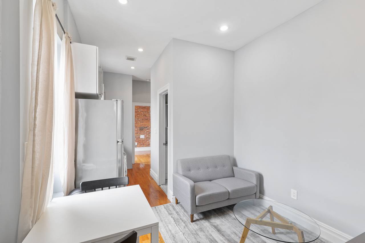 #498: Columbus Circle - Full Bedroom A - 11