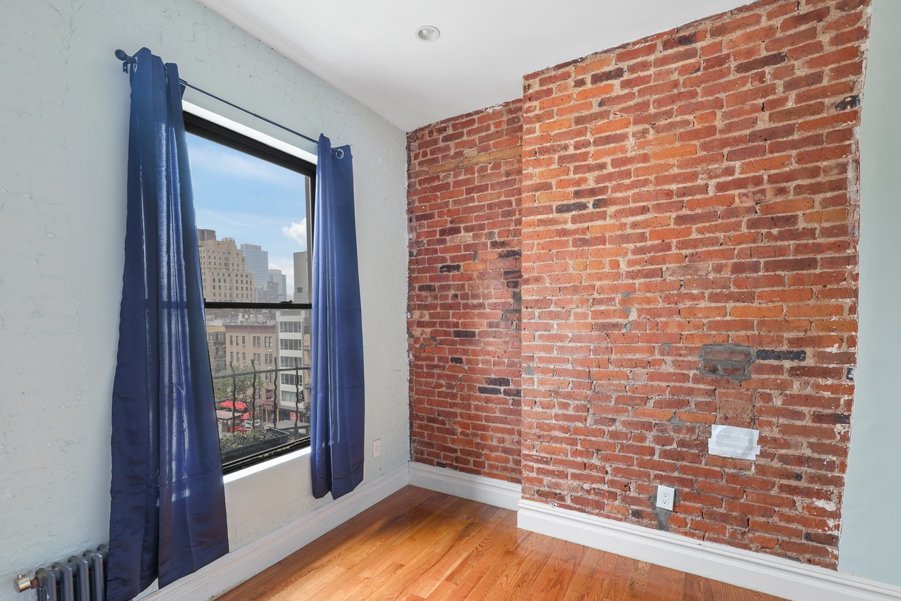 #498: Columbus Circle - Full Bedroom A - 16
