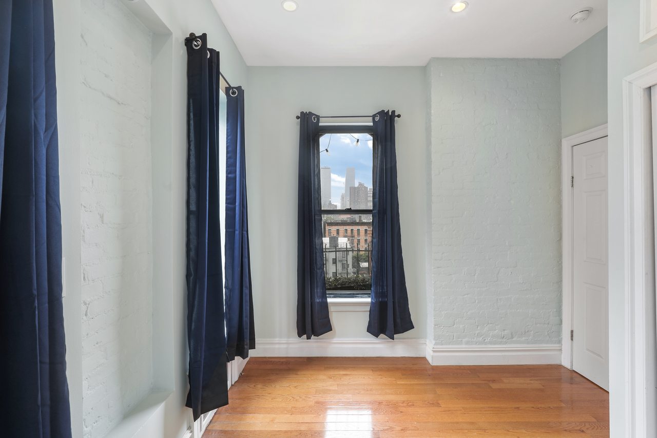 #498: Columbus Circle - Full Bedroom B - 15