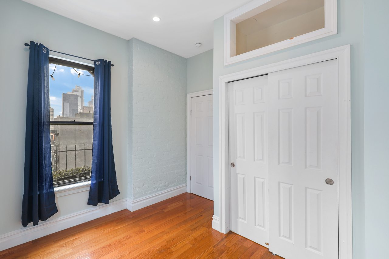 #498: Columbus Circle - Full Bedroom B - 13