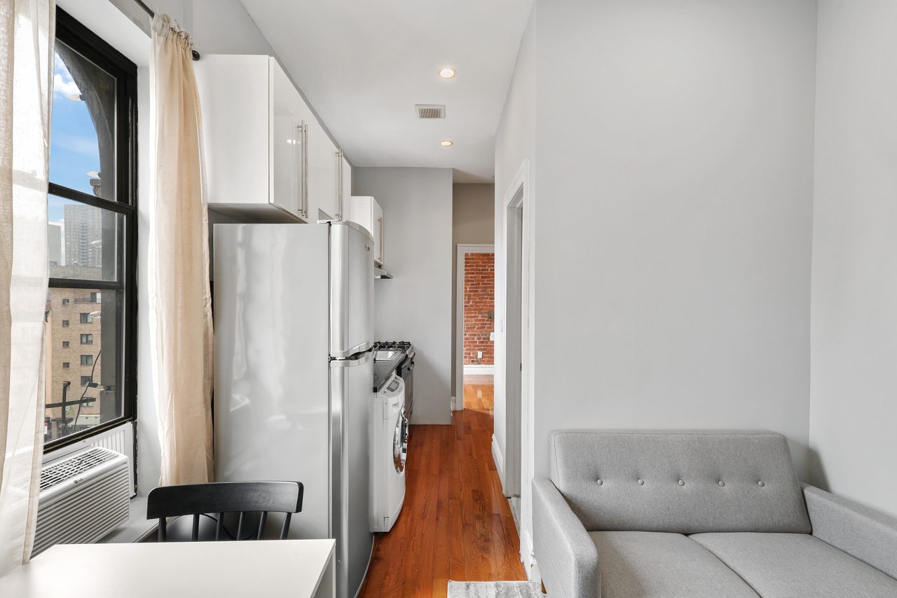 #498: Columbus Circle - Full Bedroom B - 9