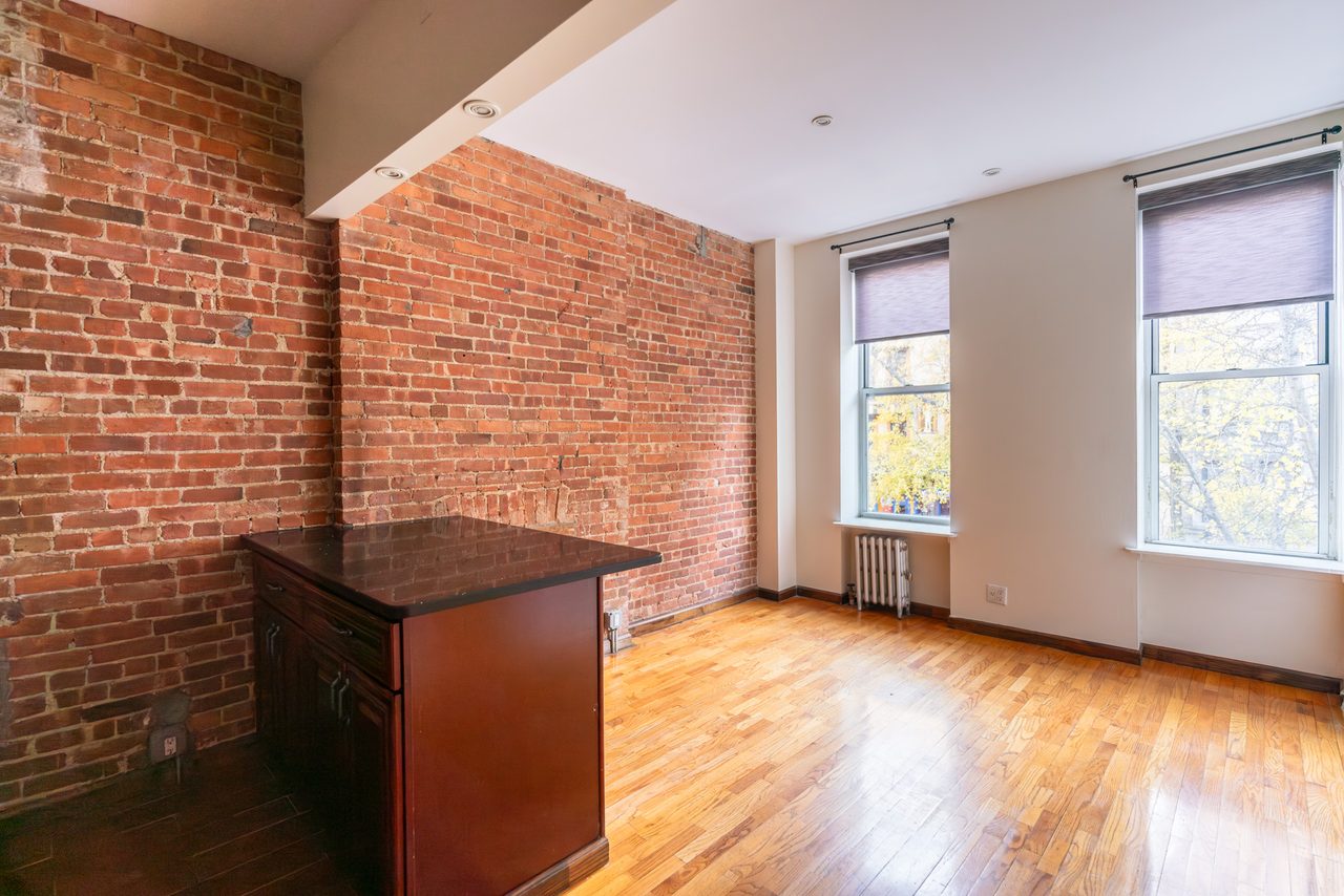  #1729: Hell's Kitchen - 1 Bedroom (Queen)  -  #1729: Hell's Kitchen  - Gallery -  7