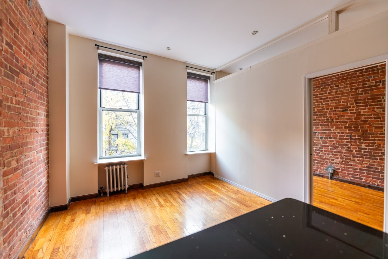  #1729: Hell's Kitchen - 1 Bedroom (Queen)  -  #1729: Hell's Kitchen  - Gallery -  5