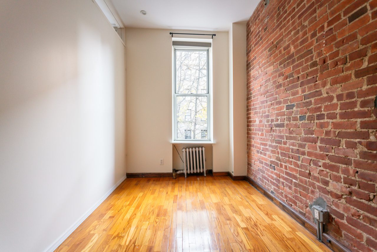  #1729: Hell's Kitchen - 1 Bedroom (Queen)  -  #1729: Hell's Kitchen  - Gallery -  2