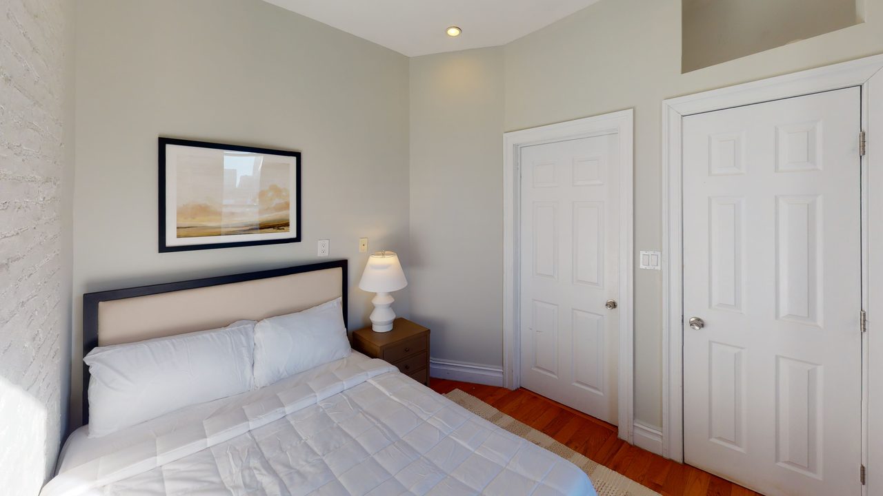 #707: Columbus Circle - Full Bedroom A - 15