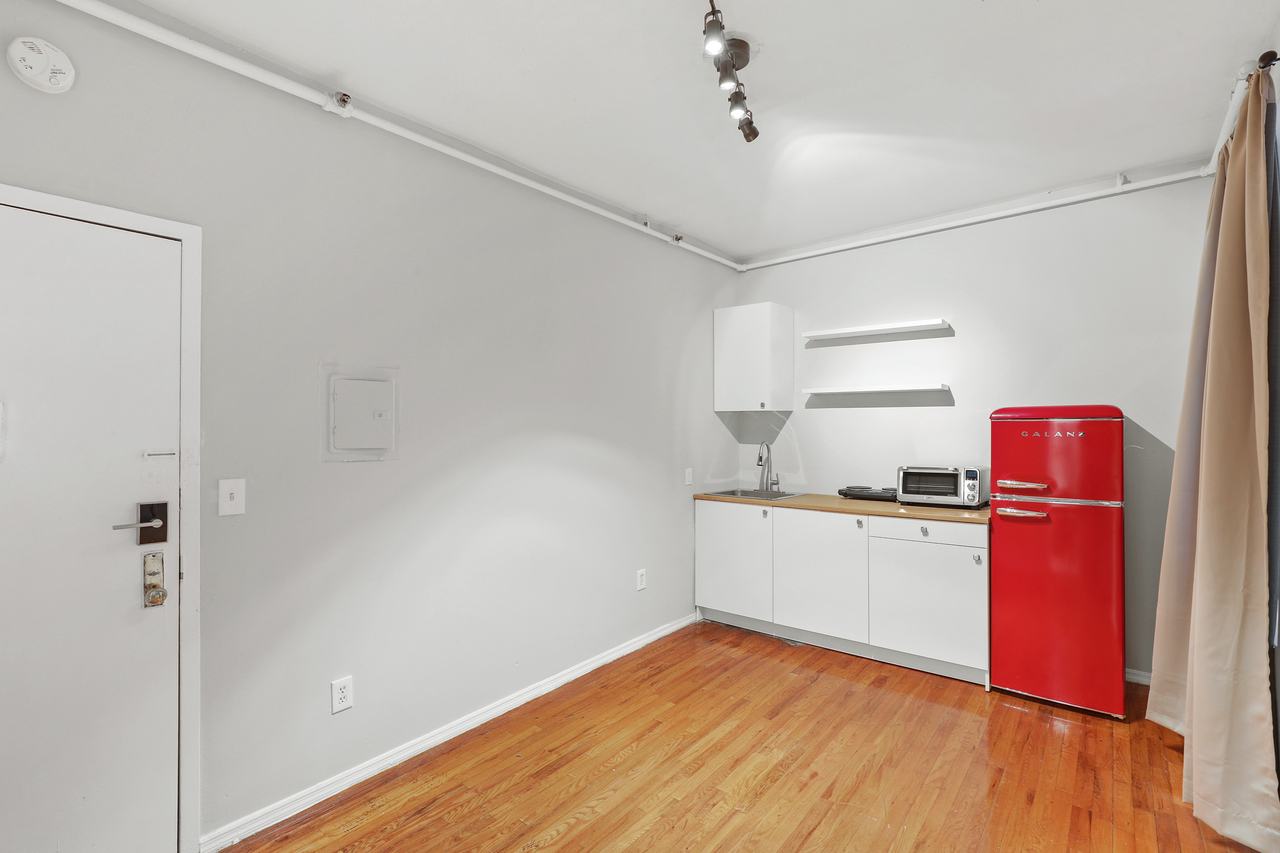  #489: Columbus Circle - Studio (Full)  -  #489: Columbus Circle  - Gallery -  8