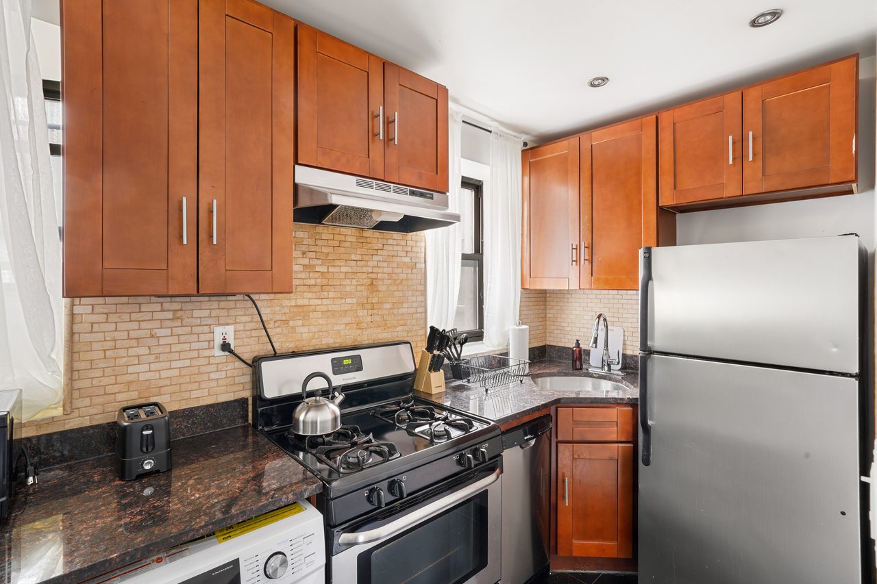 #786: Upper West Side - Full Bedroom A - 7