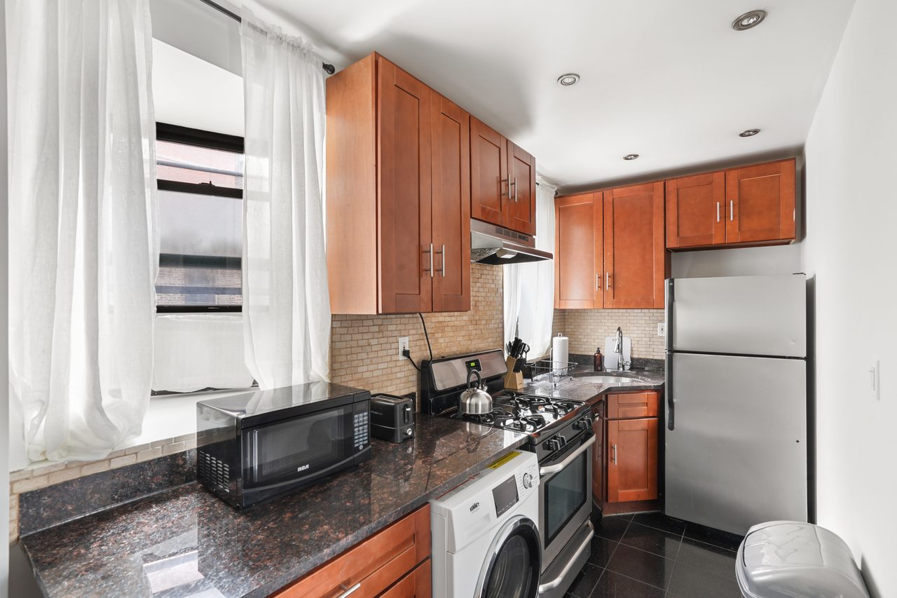 #786: Upper West Side - Full Bedroom B - 1