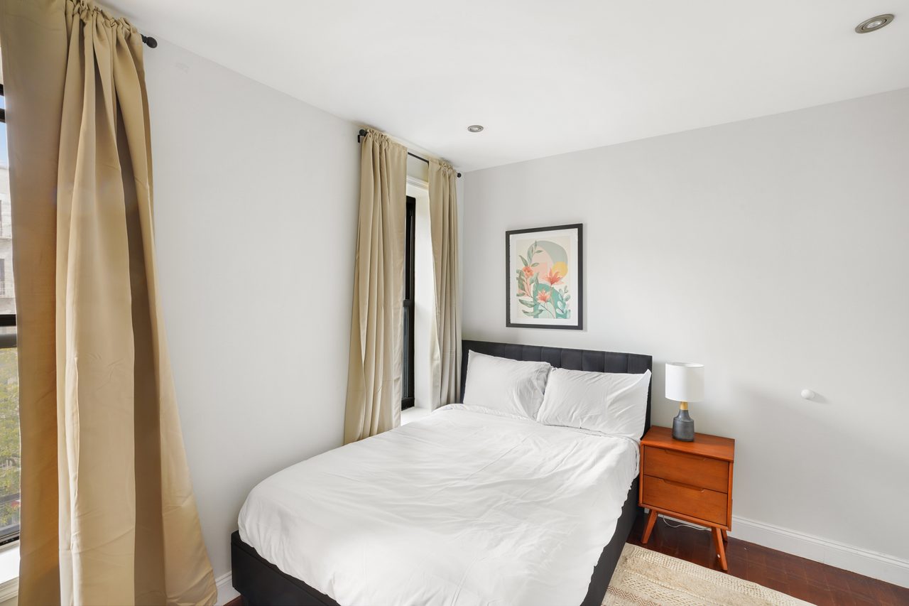 #786: Upper West Side - Full Bedroom B - 7