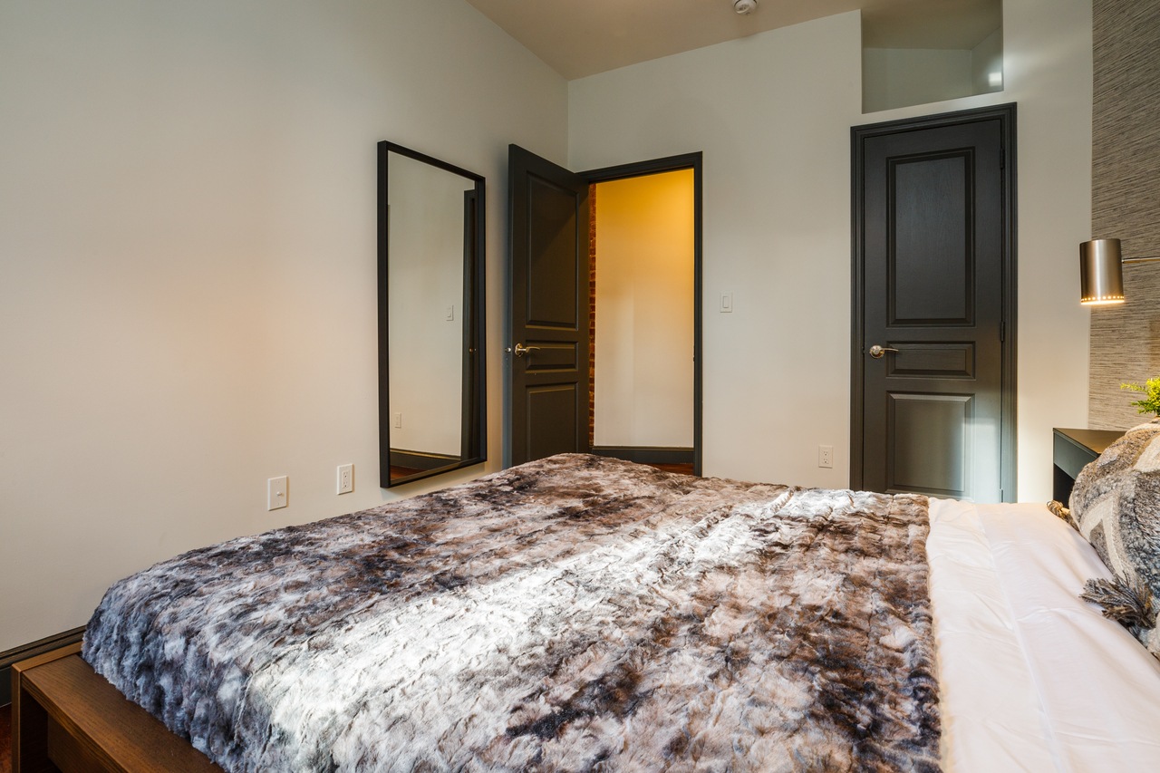 #238: West Harlem - Queen Bedroom A - 8