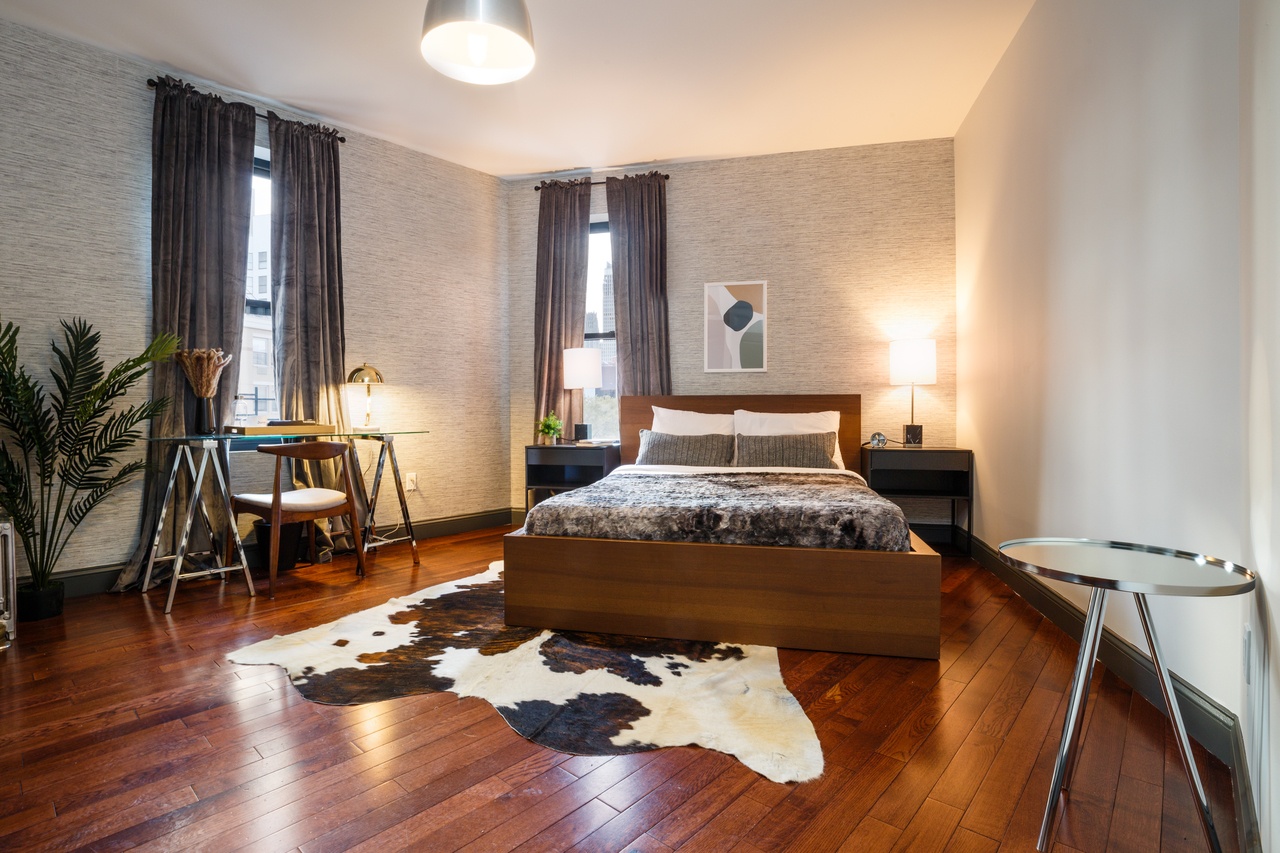 #238: West Harlem - Queen Bedroom C - #238: West Harlem - Gallery - 1