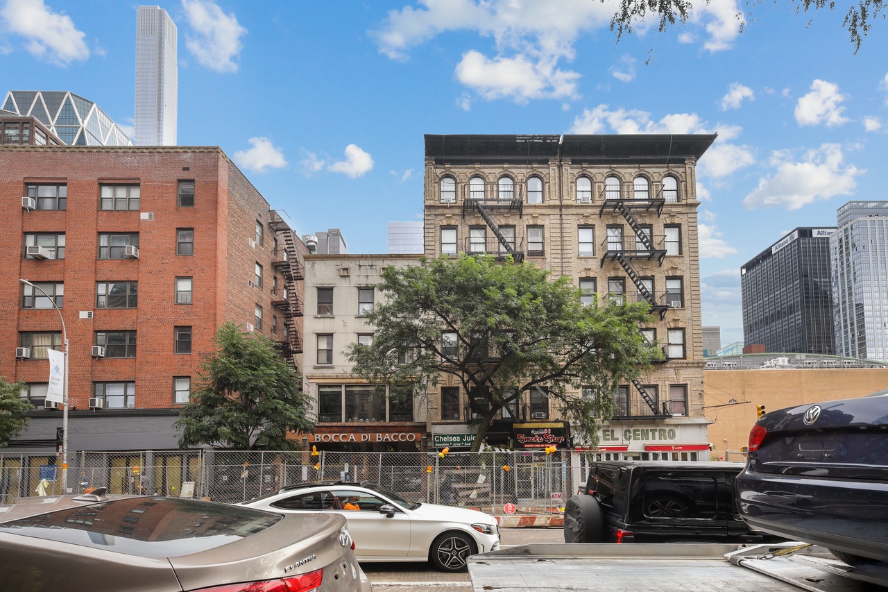 #710: Columbus Circle - Queen Bedroom B - #710: Columbus Circle - Gallery - 1