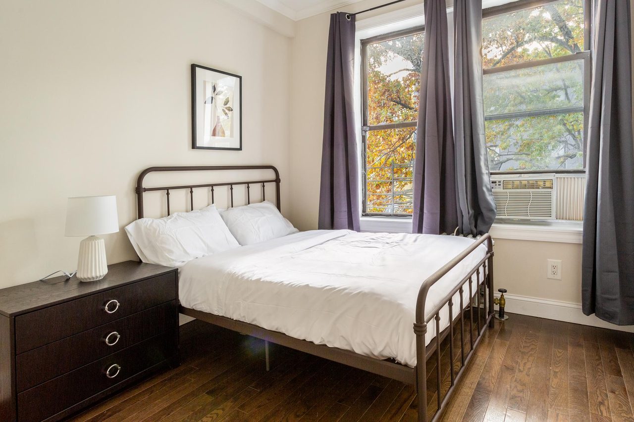 #1609: Astoria - Full Bedroom B - 15