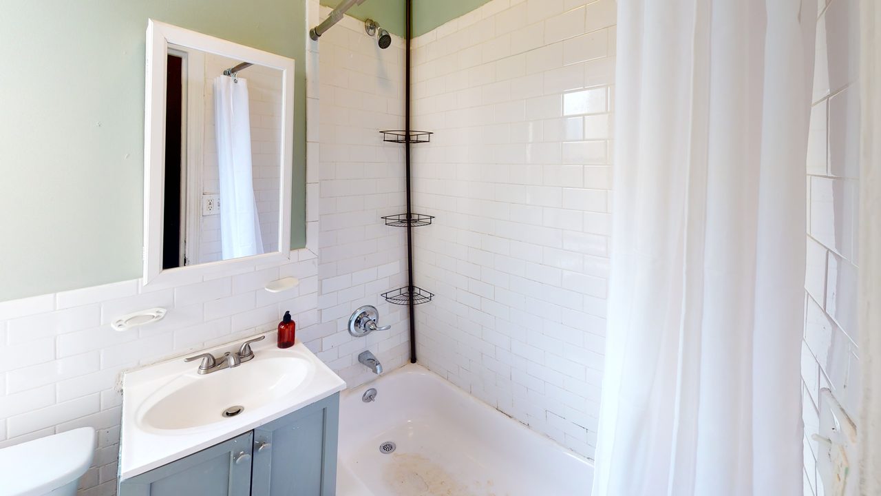 #566: East Village - 1 Bedroom (Queen) - 9