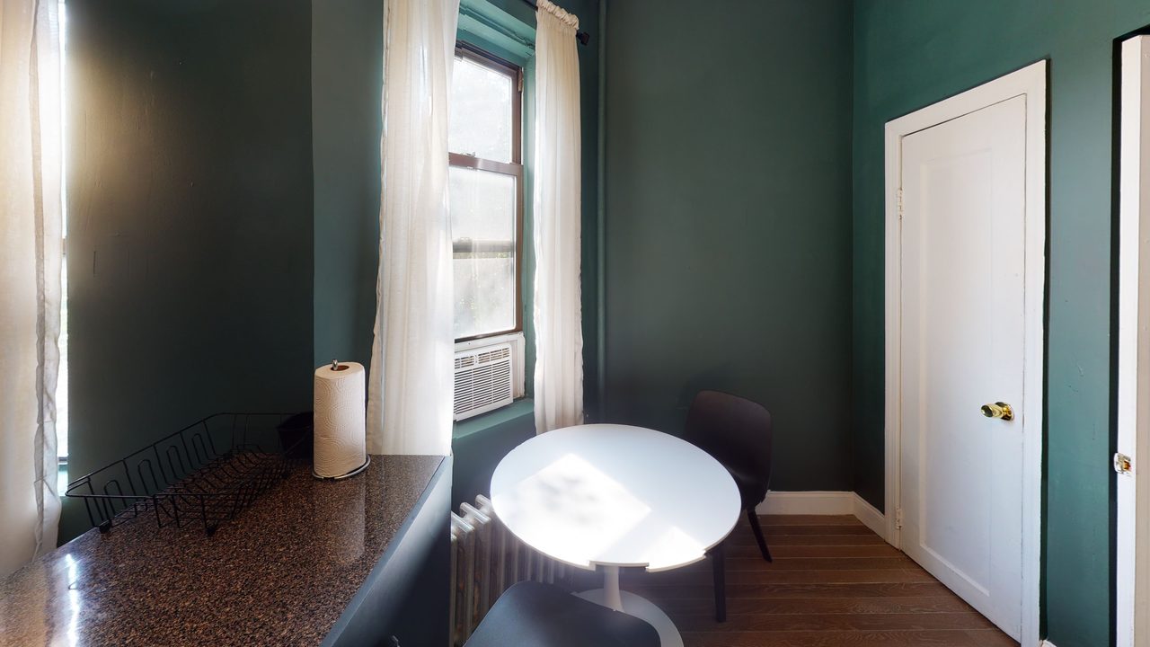  #566: East Village - 1 Bedroom (Queen)  -  #566: East Village  - Gallery -  1