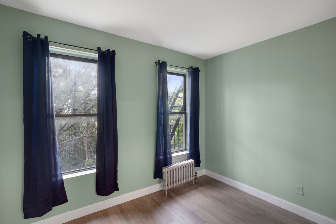  #566: East Village - 1 Bedroom (Queen)  -  #566: East Village  - Gallery -  5