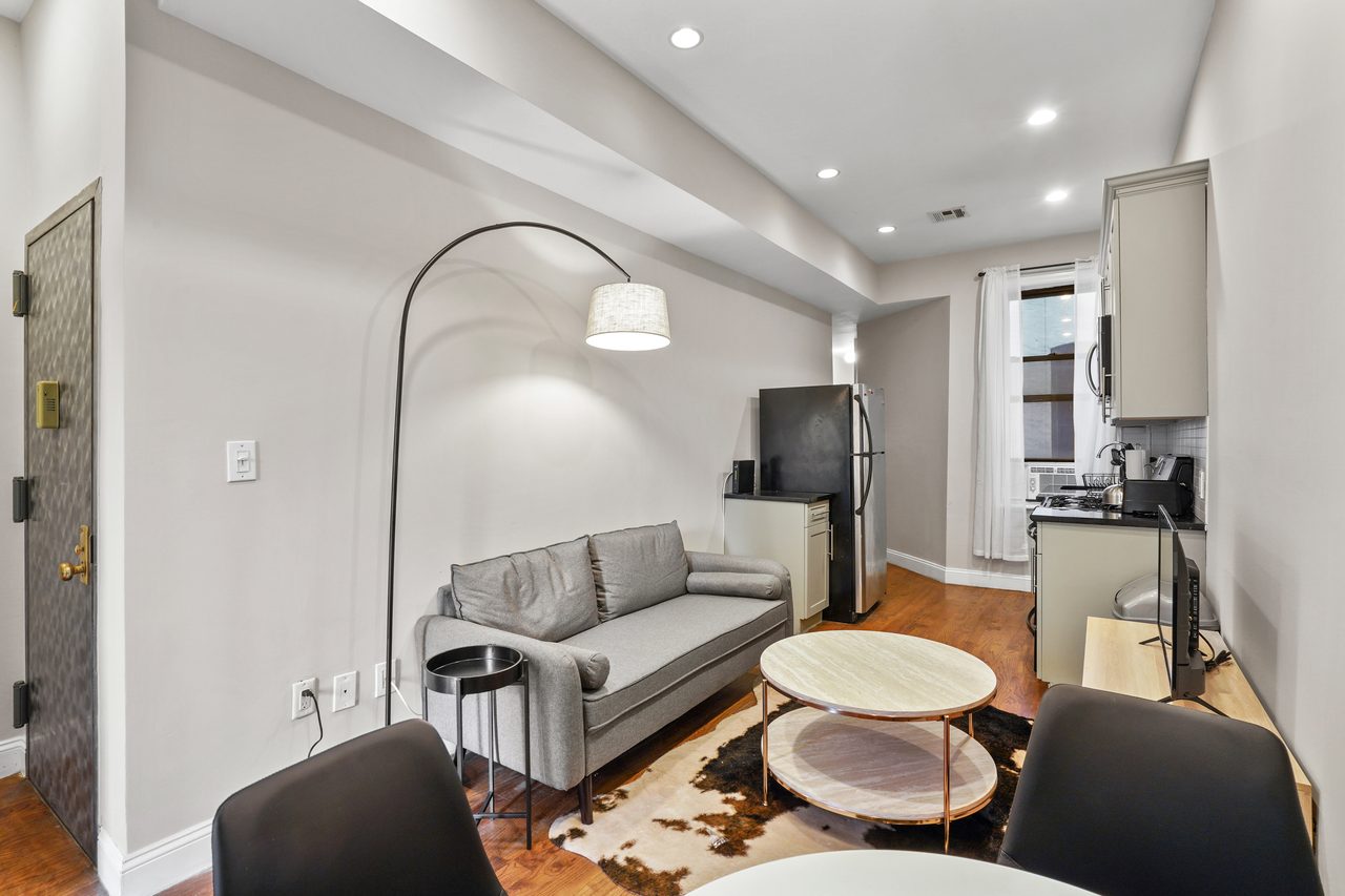 #957: Crown Heights - Queen Bedroom D - #957: Crown Heights - Gallery - 3