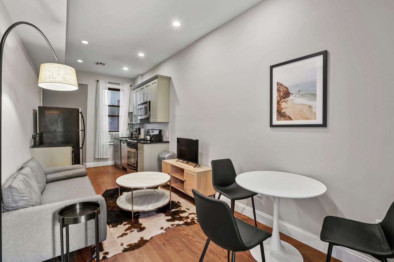 #957: Crown Heights - Full Bedroom C - #957: Crown Heights - Gallery - 12