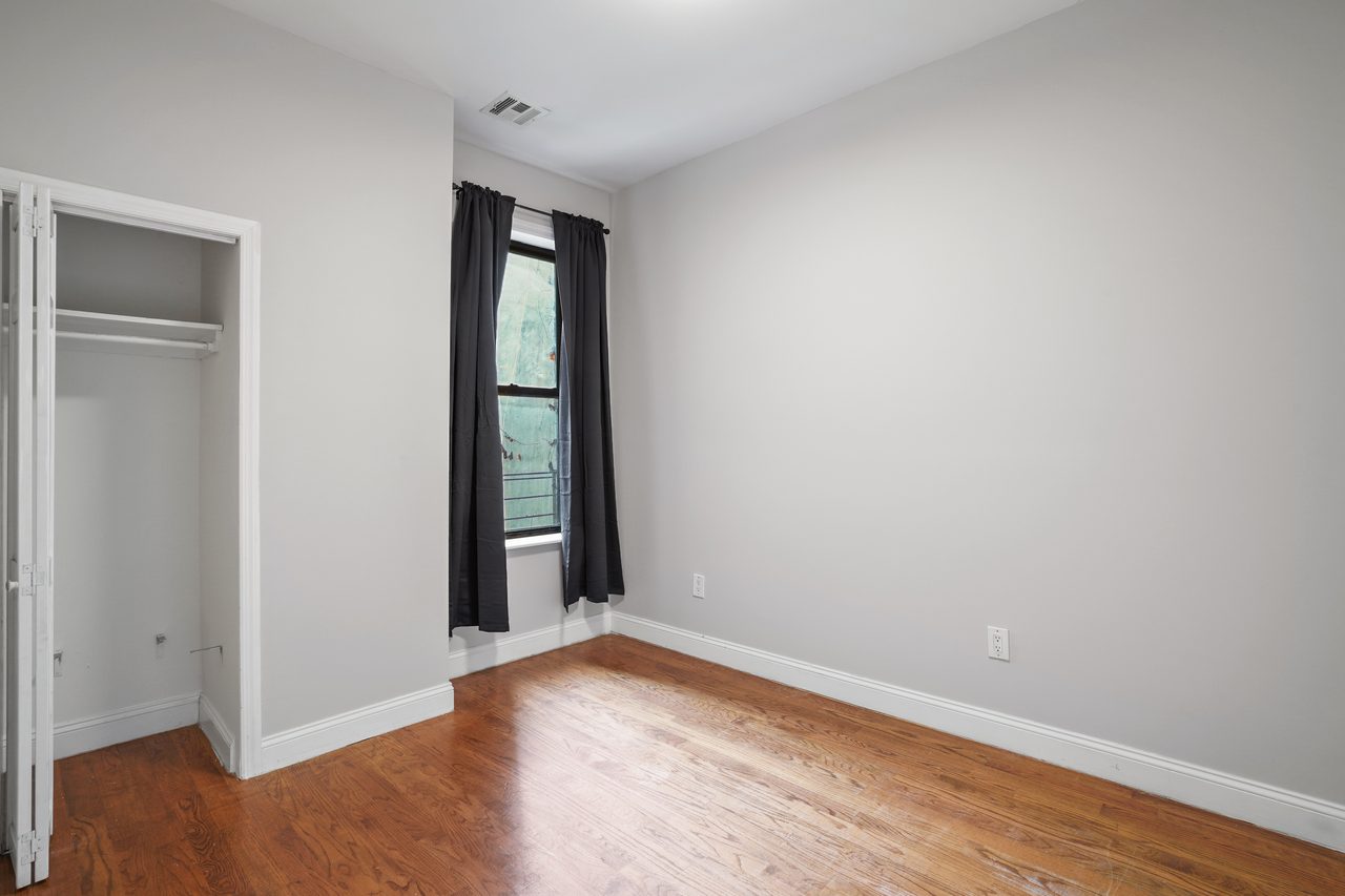 #957: Crown Heights - Full Bedroom C - #957: Crown Heights - Gallery - 9