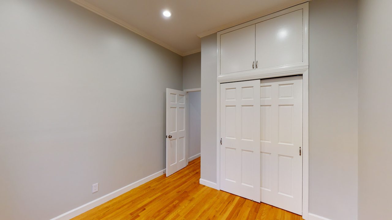  #779: Hamilton Heights - Queen Bedroom C  -  #779: Hamilton Heights  - Gallery -  3