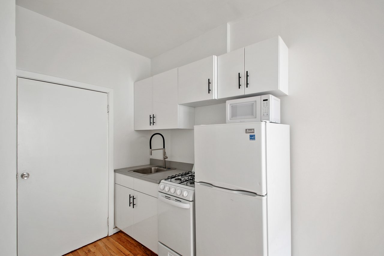 #904: Columbus Circle - 1 Bedroom (Full) - 11