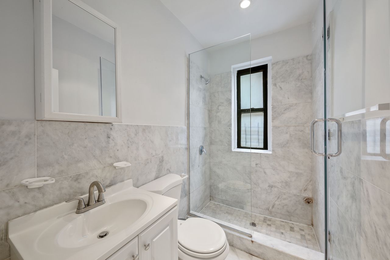  #746: East Harlem - Full Bedroom B  -  #746: East Harlem  - Gallery -  4